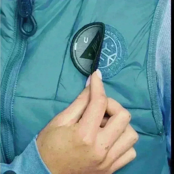 NWT Nike ACG $170 Therma-fit USA
Team Packable "ROPE DE DOPE"
Vest Women, Medium - Picture 7 of 10